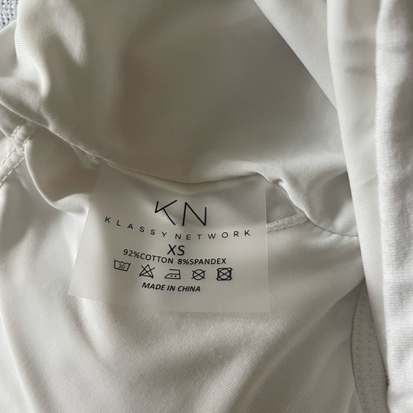 Klassy Network Tank with built in pads - Picture 3 of 3